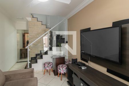 Sala de casa para alugar com 2 quartos, 70m² em Vila Pierina, São Paulo