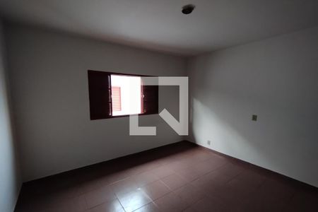 Dormitório 01 de apartamento para alugar com 2 quartos, 56m² em Vila Tiberio, Ribeirão Preto