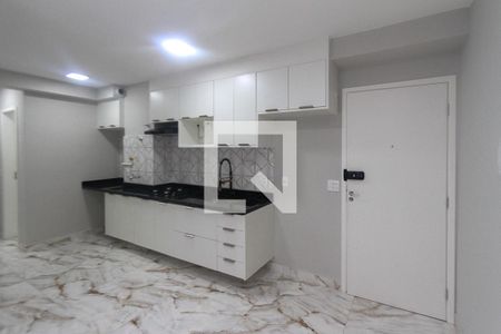 Cozinha e Área de Serviço de apartamento para alugar com 2 quartos, 40m² em Sítio da Figueira, São Paulo