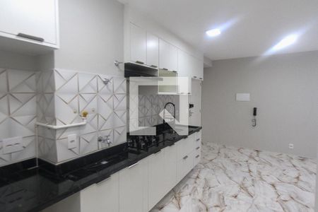 Cozinha e Área de Serviço de apartamento para alugar com 2 quartos, 40m² em Sítio da Figueira, São Paulo