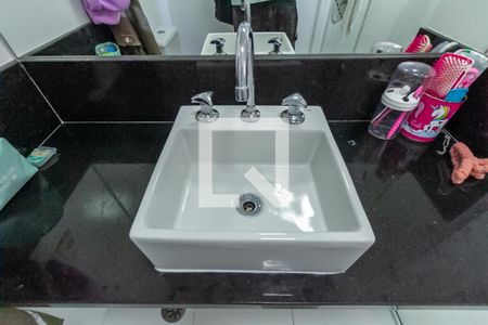 Apartamento à venda com 300m², 4 quartos e 4 vagas Apartamento à venda com 300m², 4 quartos e 4 vagasBanheiro da Suíte 1