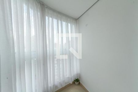 Apartamento à venda com 300m², 4 quartos e 4 vagas Apartamento à venda com 300m², 4 quartos e 4 vagasVaranda da Suíte 1