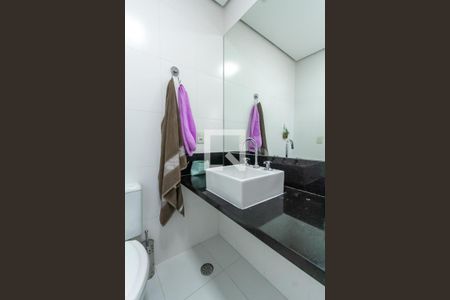 Apartamento à venda com 300m², 4 quartos e 4 vagas Apartamento à venda com 300m², 4 quartos e 4 vagasBanheiro da Suíte 1