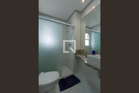 Apartamento à venda com 300m², 4 quartos e 4 vagas Apartamento à venda com 300m², 4 quartos e 4 vagasBanheiro da Suíte 2