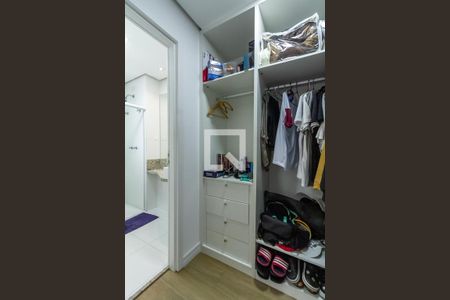 Apartamento à venda com 300m², 4 quartos e 4 vagas Apartamento à venda com 300m², 4 quartos e 4 vagasCloset da Suíte 2