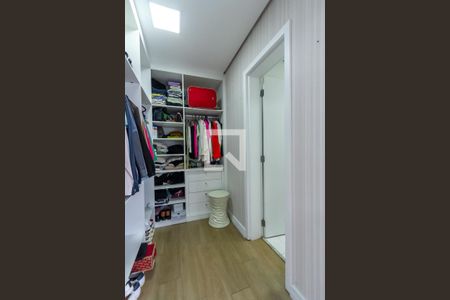 Apartamento à venda com 300m², 4 quartos e 4 vagas Apartamento à venda com 300m², 4 quartos e 4 vagasCloset da Suíte 3