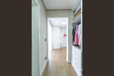 Apartamento à venda com 300m², 4 quartos e 4 vagas Apartamento à venda com 300m², 4 quartos e 4 vagasCloset da Suíte 3