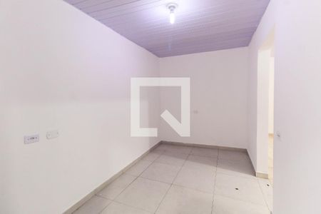 Sala de casa para alugar com 2 quartos, 90m² em Parque Sevilha, São Paulo