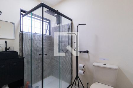 Banheiro de kitnet/studio para alugar com 1 quarto, 27m² em Cidade Ariston Estela Azevedo, Carapicuíba