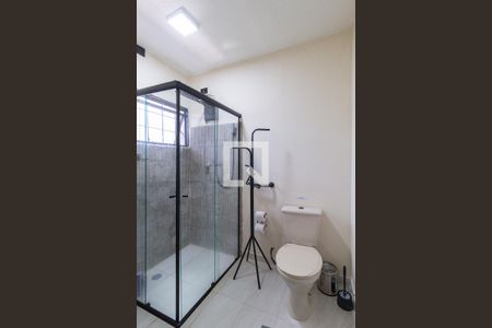 Banheiro de kitnet/studio para alugar com 1 quarto, 27m² em Cidade Ariston Estela Azevedo, Carapicuíba