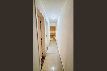 Corredor de apartamento para alugar com 3 quartos, 68m² em Vila Alzira, Santo André