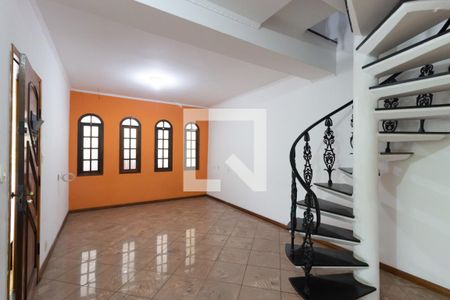 Sala de casa à venda com 3 quartos, 240m² em Conjunto Residencial José Bonifácio, São Paulo