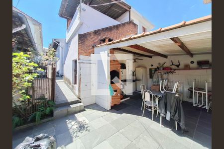 Casa à venda com 220m², 5 quartos e 2 vagas Casa à venda com 220m², 5 quartos e 2 vagasQuintal