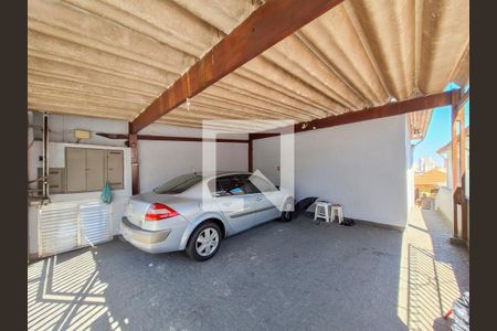 Casa à venda com 220m², 5 quartos e 2 vagas Casa à venda com 220m², 5 quartos e 2 vagasGaragem