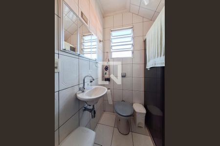 Casa à venda com 220m², 5 quartos e 2 vagas Casa à venda com 220m², 5 quartos e 2 vagasBanheiro 2