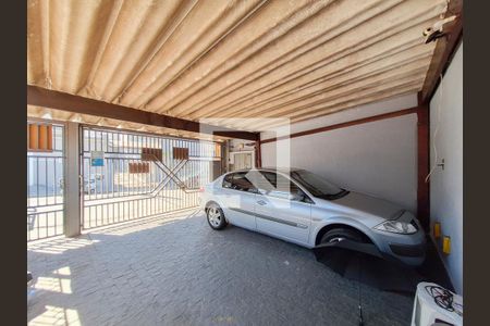 Casa à venda com 220m², 5 quartos e 2 vagas Casa à venda com 220m², 5 quartos e 2 vagasGaragem