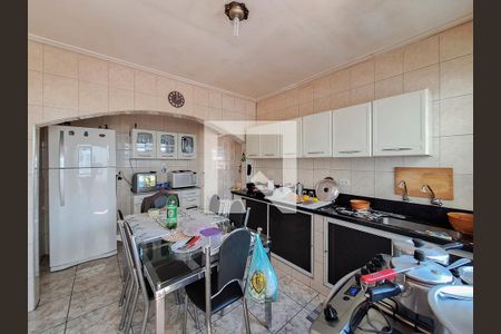 Casa à venda com 220m², 5 quartos e 2 vagas Casa à venda com 220m², 5 quartos e 2 vagasCozinha