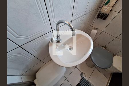 Casa à venda com 220m², 5 quartos e 2 vagas Casa à venda com 220m², 5 quartos e 2 vagasBanheiro 2