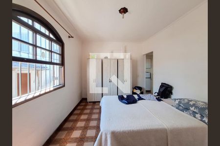 Casa à venda com 220m², 5 quartos e 2 vagas Casa à venda com 220m², 5 quartos e 2 vagasQuarto 3