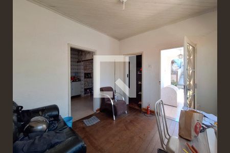 Casa à venda com 220m², 5 quartos e 2 vagas Casa à venda com 220m², 5 quartos e 2 vagasSala Casa 2