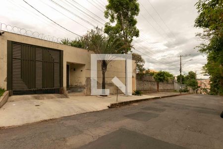 Fachada de casa para alugar com 3 quartos, 210m² em Trevo, Belo Horizonte