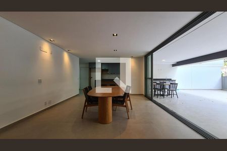 Apartamento à venda com 3 quartos, 246m² em Sumaré, São Paulo