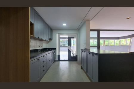 Apartamento à venda com 3 quartos, 246m² em Sumaré, São Paulo