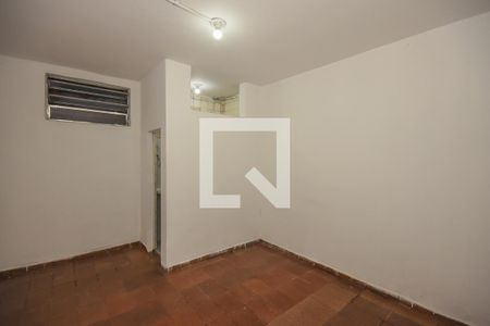 Suíte  de casa para alugar com 1 quarto, 45m² em Jardim Mirna, Taboão da Serra