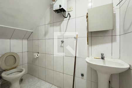 Banheiro de kitnet/studio para alugar com 1 quarto, 20m² em Liberdade, São Paulo