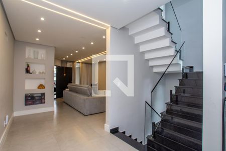 Escada de casa à venda com 3 quartos, 181m² em Jardim Santa Mena, Guarulhos