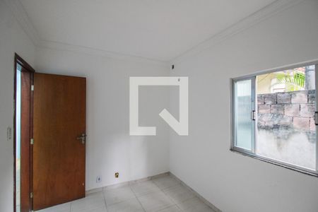 Quarto 1 de casa para alugar com 2 quartos, 100m² em Tiradentes, Nova Iguaçu