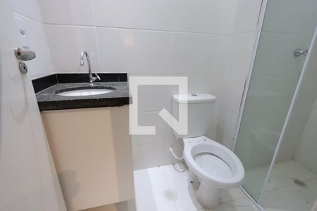 Banheiro de kitnet/studio para alugar com 1 quarto, 29m² em Vila Independencia, São Paulo