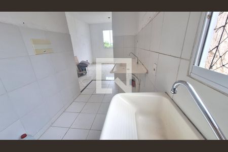 Sal/Cozinha/ Lavanderia  de apartamento para alugar com 2 quartos, 48m² em Parque Santa Rosa, Suzano