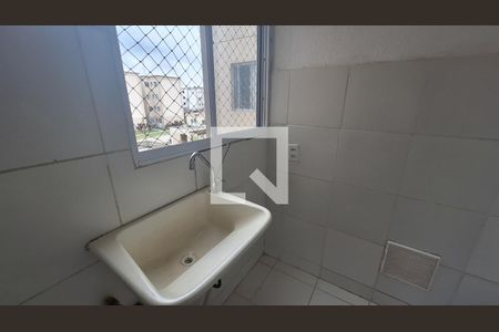 Sal/Cozinha/ Lavanderia  de apartamento para alugar com 2 quartos, 48m² em Parque Santa Rosa, Suzano