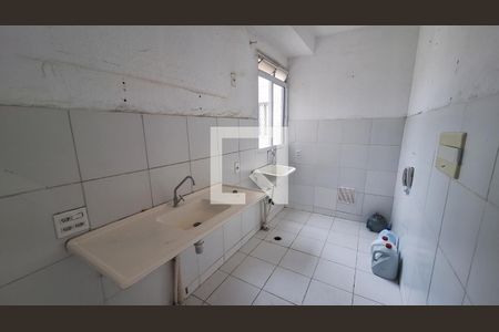 Sal/Cozinha  de apartamento para alugar com 2 quartos, 48m² em Parque Santa Rosa, Suzano