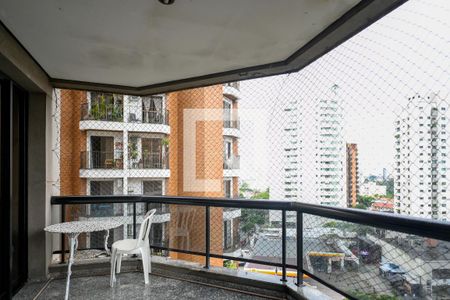 Varanada de apartamento à venda com 4 quartos, 220m² em Aclimação, São Paulo