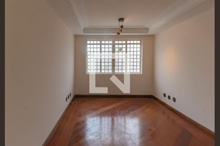 Sala de casa para alugar com 5 quartos, 300m² em Jardim Nova Europa, Campinas