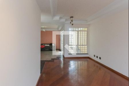 Sala de casa para alugar com 5 quartos, 300m² em Jardim Nova Europa, Campinas