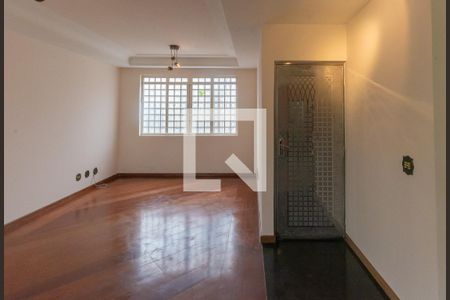 Sala de casa para alugar com 5 quartos, 300m² em Jardim Nova Europa, Campinas