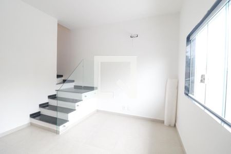 Sala de casa de condomínio à venda com 3 quartos, 150m² em Jardim das Carpas, Jundiaí