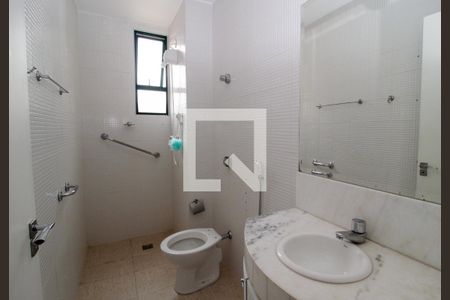 Banheiro de apartamento à venda com 2 quartos, 75m² em Santo Antônio, Belo Horizonte