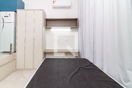 Sala / Quarto de kitnet/studio para alugar com 1 quarto, 27m² em Perdizes, São Paulo