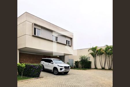 Fachada de casa para alugar com 4 quartos, 235m² em Interlagos, São Paulo