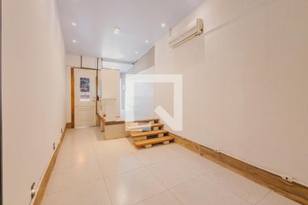 Sala de casa para alugar com 2 quartos, 117m² em Cerqueira César, São Paulo