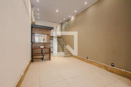 Sala de casa para alugar com 2 quartos, 117m² em Cerqueira César, São Paulo