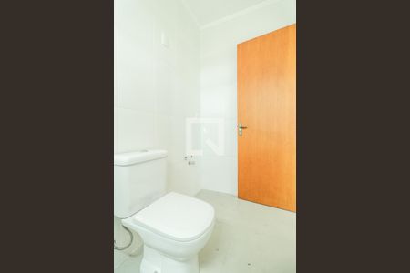 Banheiro de kitnet/studio para alugar com 0 quarto, 49m² em Santana, Porto Alegre