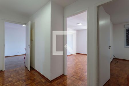 Corredor de apartamento à venda com 3 quartos, 105m² em Moema, São Paulo