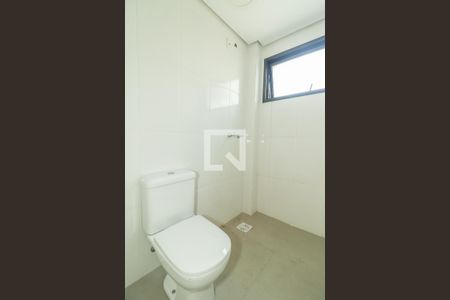 Banheiro de kitnet/studio para alugar com 0 quarto, 50m² em Santana, Porto Alegre