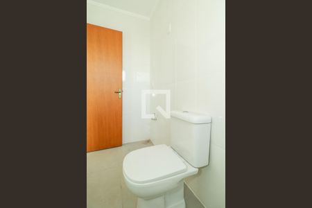 Banheiro de kitnet/studio para alugar com 0 quarto, 50m² em Santana, Porto Alegre