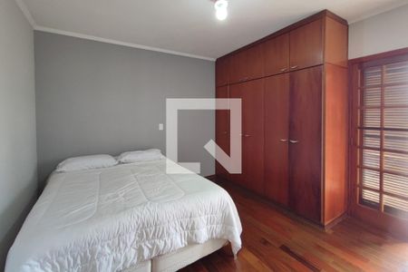 Casa à venda com 250m², 3 quartos e 4 vagas Casa à venda com 250m², 3 quartos e 4 vagasQuarto 3